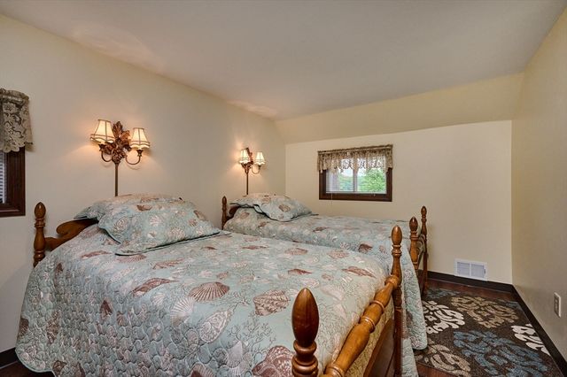 238 Dox Rd, Westfield, MA 01085
