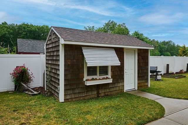 238 Dox Rd, Westfield, MA 01085