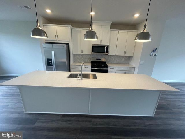 9389 BARNES LOOP, Manassas, VA 20110