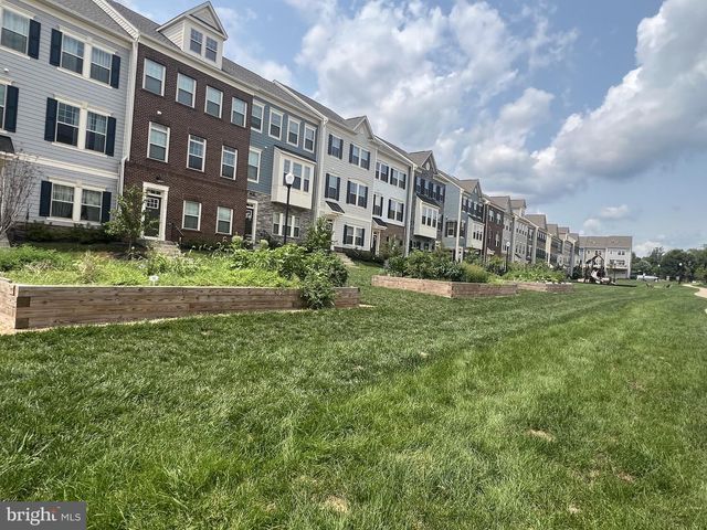9389 BARNES LOOP, Manassas, VA 20110