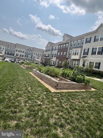 9389 BARNES LOOP, Manassas, VA 20110