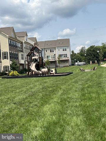 9389 BARNES LOOP, Manassas, VA 20110