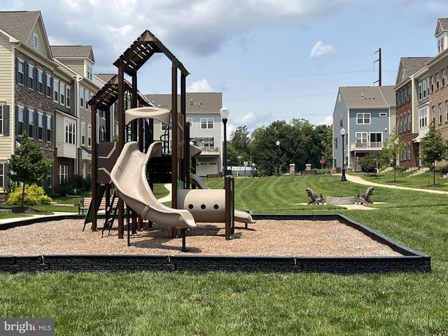 9389 BARNES LOOP, Manassas, VA 20110
