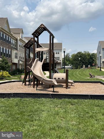 9389 BARNES LOOP, Manassas, VA 20110