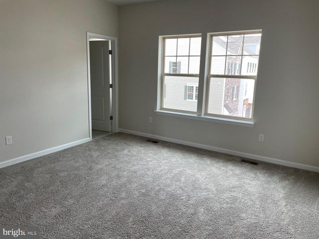 9389 BARNES LOOP, Manassas, VA 20110