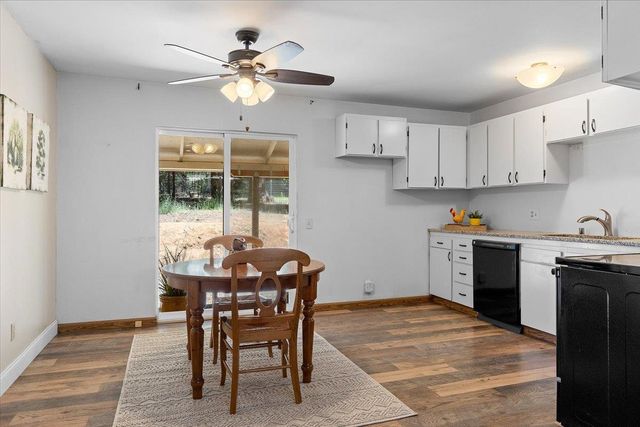 2210 Pinewood Ln, Pollock Pines, CA 95726