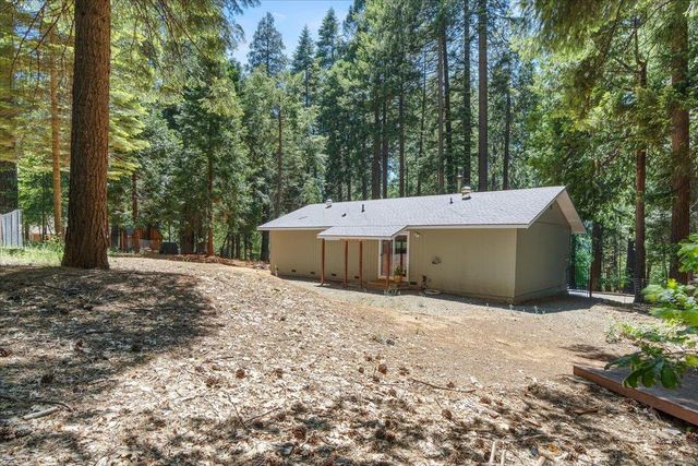 2210 Pinewood Ln, Pollock Pines, CA 95726