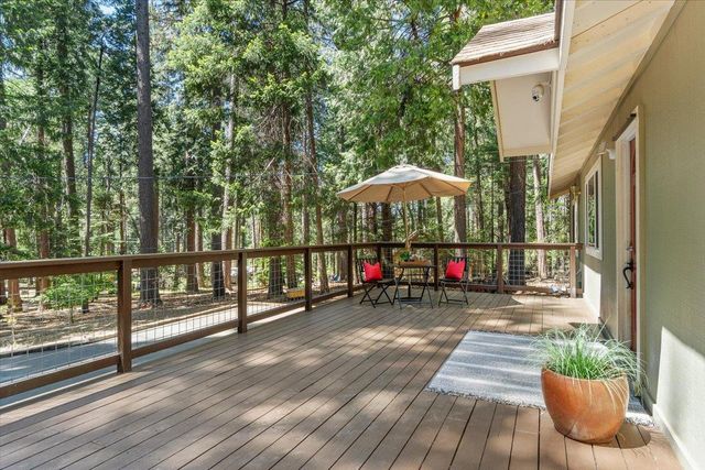 2210 Pinewood Ln, Pollock Pines, CA 95726