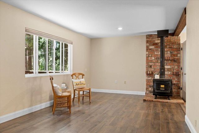 2210 Pinewood Ln, Pollock Pines, CA 95726
