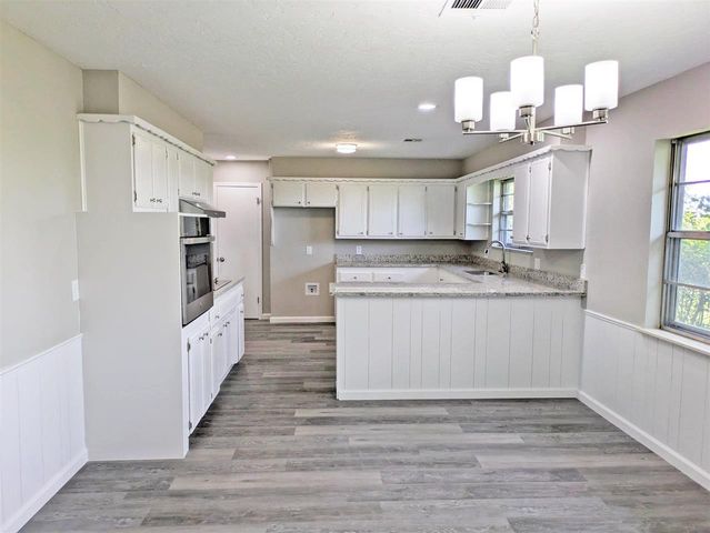 6903 SE Bishop Rd, Lawton, OK 73501