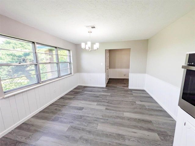 6903 SE Bishop Rd, Lawton, OK 73501