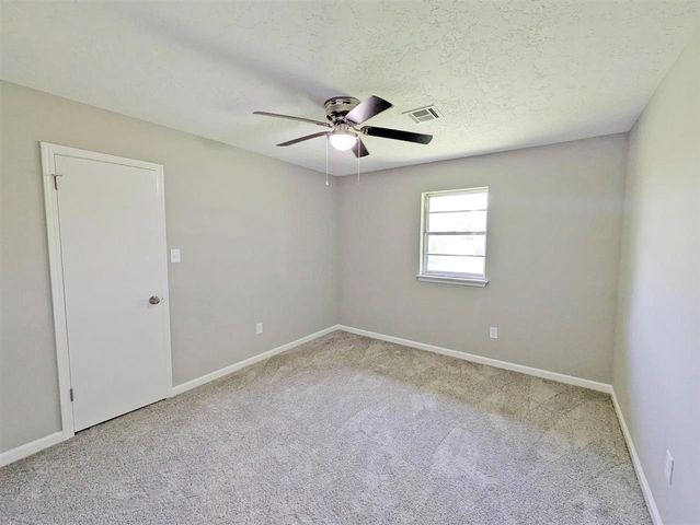 6903 SE Bishop Rd, Lawton, OK 73501