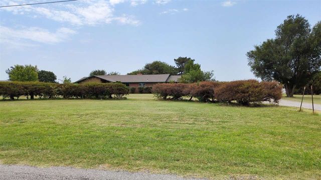 6903 SE Bishop Rd, Lawton, OK 73501