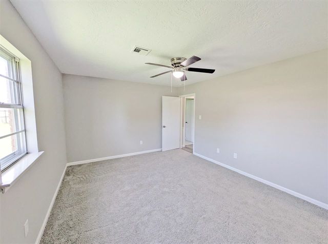 6903 SE Bishop Rd, Lawton, OK 73501