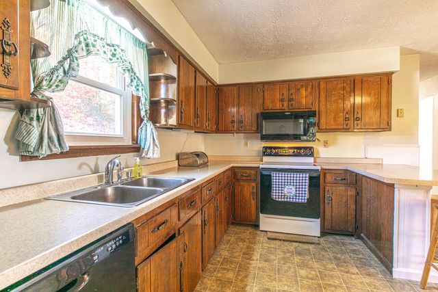 320 Cravens Hollow Road, Liberty, KY 42539