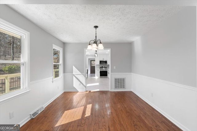 11 Ridgeview Drive SE, Silver Creek, GA 30173