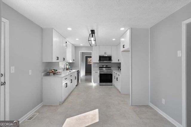 11 Ridgeview Drive SE, Silver Creek, GA 30173