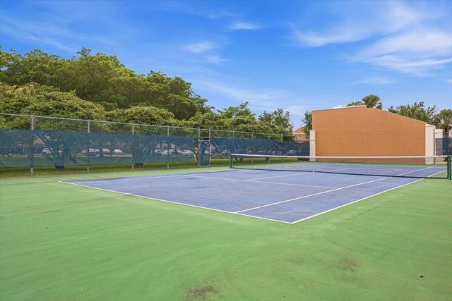 7501 Fairfax Drive, Tamarac, FL 33321