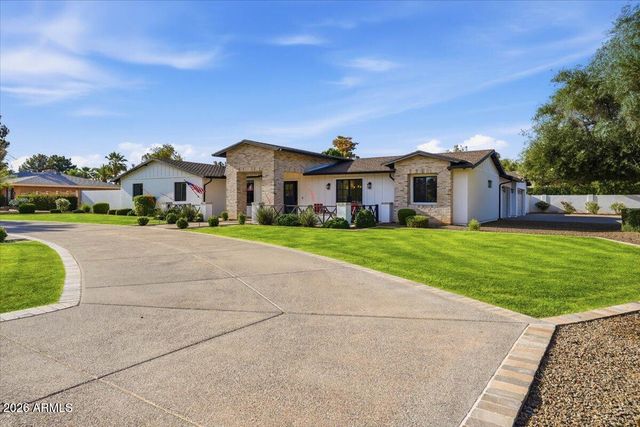 180 E BIRD Lane, Litchfield Park, AZ 85340
