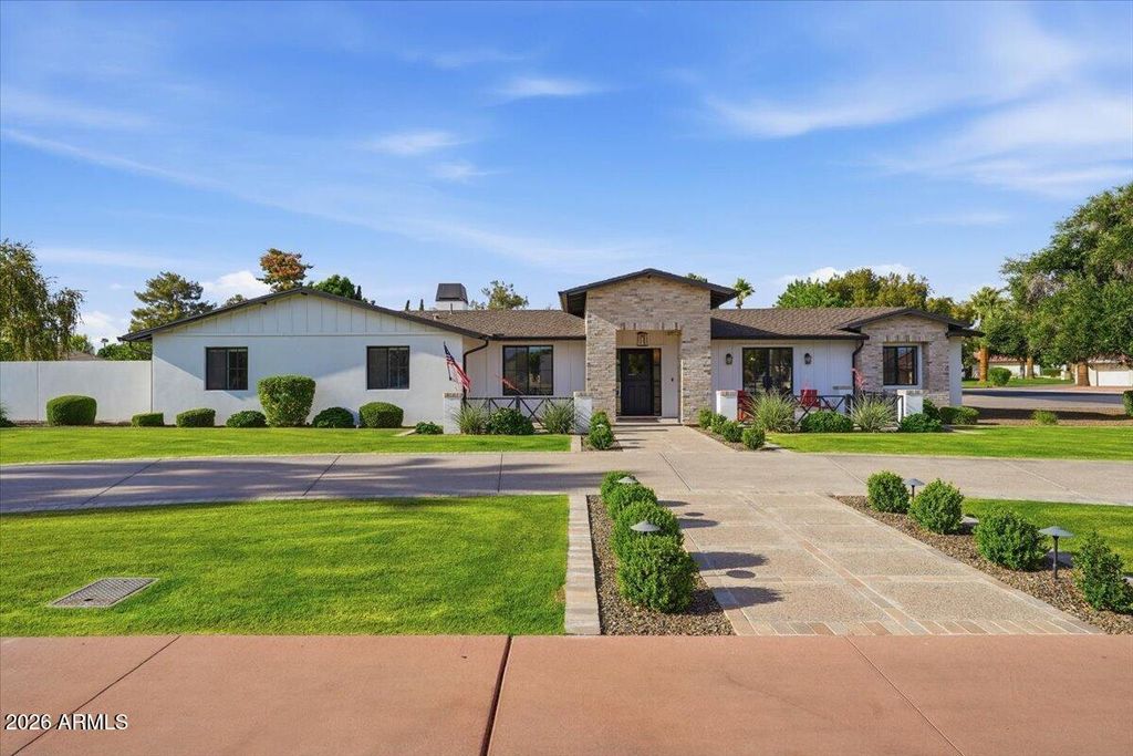 180 E BIRD Lane, Litchfield Park, AZ 85340 — photo 2