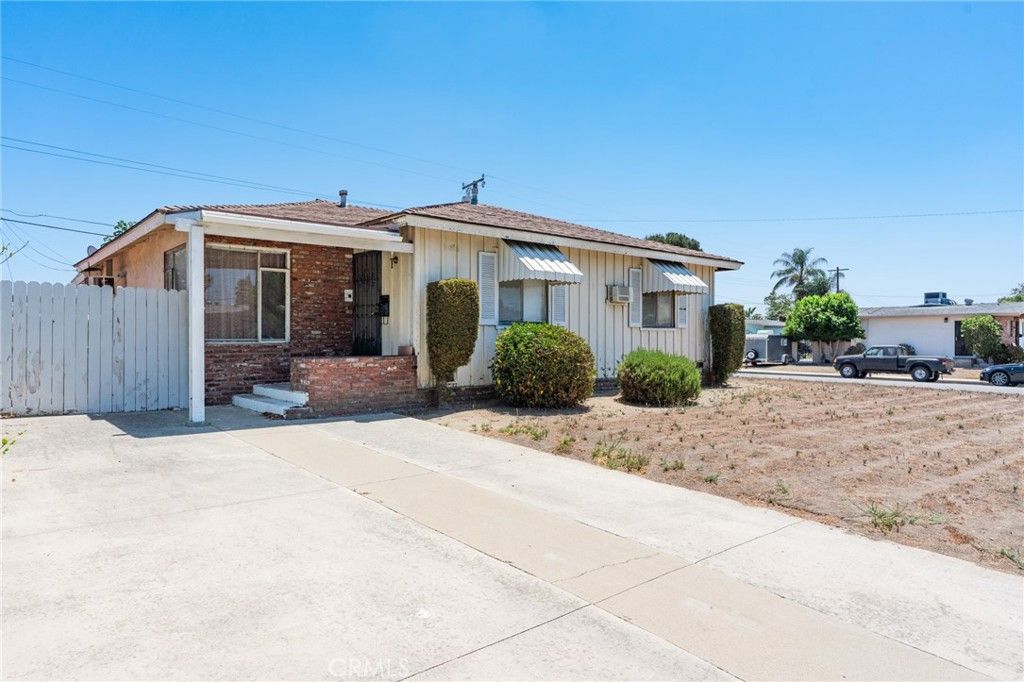 Image 3 of property listing at 10243 Saratoga Avenue, Montclair, CA 91763