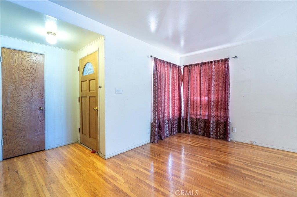 Image 6 of property listing at 10243 Saratoga Avenue, Montclair, CA 91763
