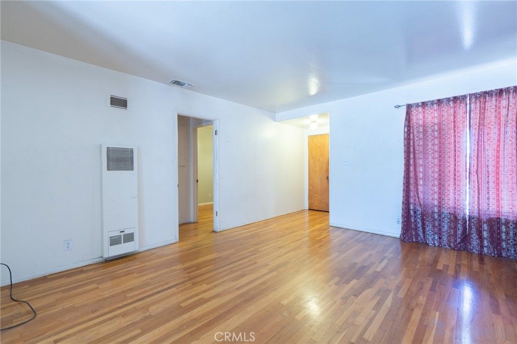Image 8 of property listing at 10243 Saratoga Avenue, Montclair, CA 91763