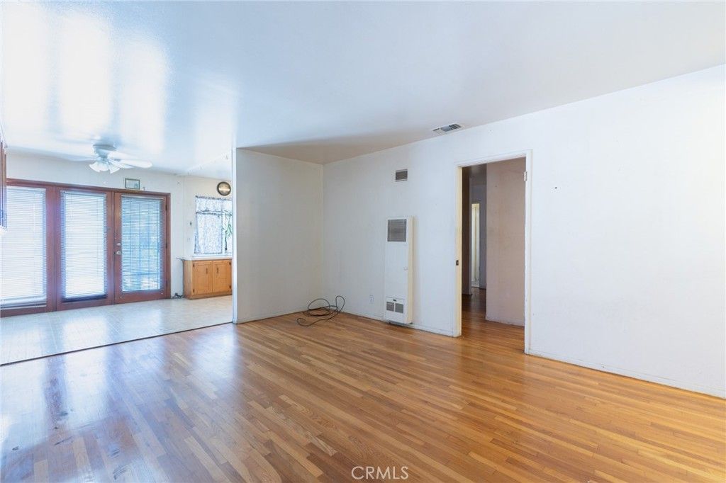 Image 9 of property listing at 10243 Saratoga Avenue, Montclair, CA 91763