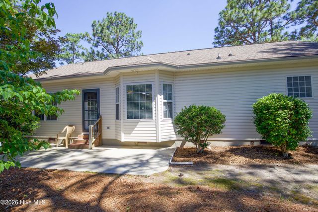 160 Kingswood Circle, Pinehurst, NC 28374