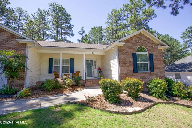 160 Kingswood Circle, Pinehurst, NC 28374