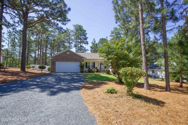 160 Kingswood Circle, Pinehurst, NC 28374