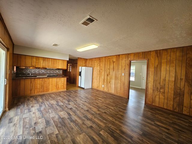 703 S Forest Avenue, Long Beach, MS 39560