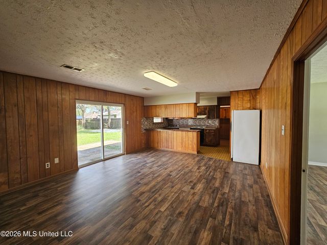 703 S Forest Avenue, Long Beach, MS 39560