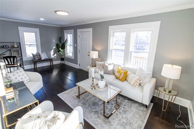 67 Wall Street, Pontiac, MI 48342