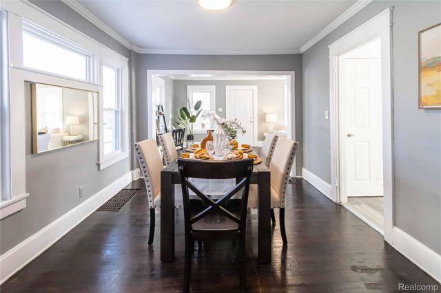 67 Wall Street, Pontiac, MI 48342