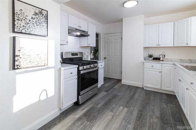 67 Wall Street, Pontiac, MI 48342