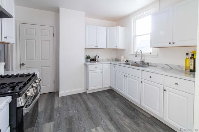 67 Wall Street, Pontiac, MI 48342