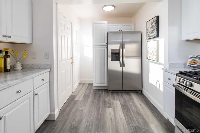 67 Wall Street, Pontiac, MI 48342