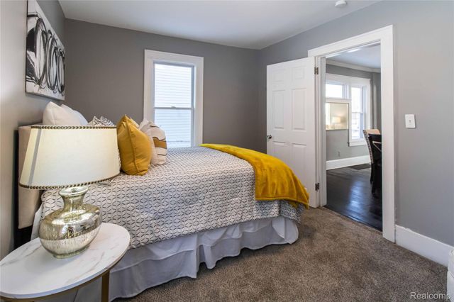 67 Wall Street, Pontiac, MI 48342