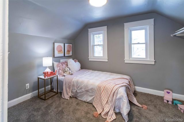 67 Wall Street, Pontiac, MI 48342