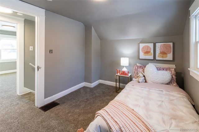 67 Wall Street, Pontiac, MI 48342