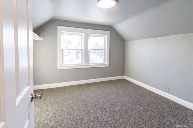 67 Wall Street, Pontiac, MI 48342