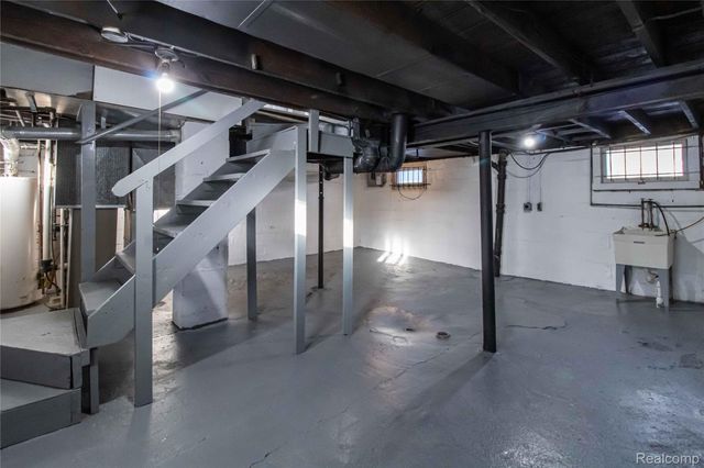 67 Wall Street, Pontiac, MI 48342