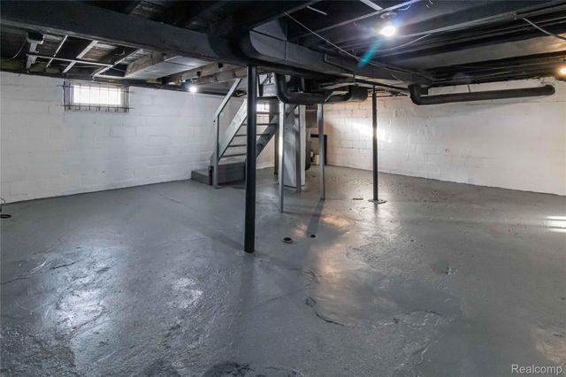 67 Wall Street, Pontiac, MI 48342