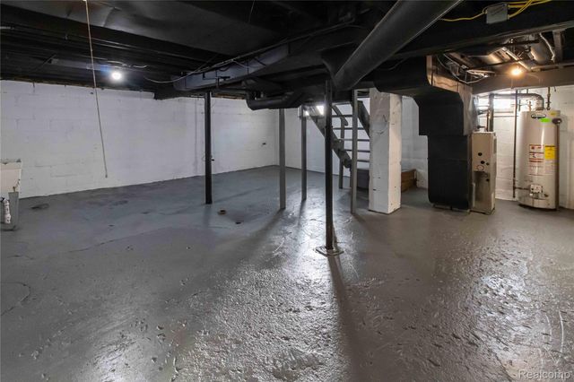 67 Wall Street, Pontiac, MI 48342