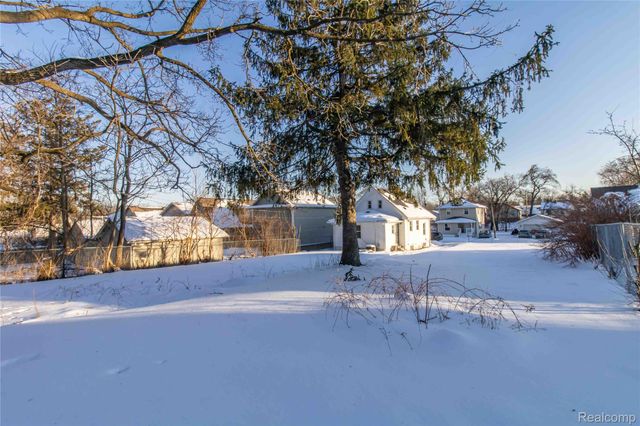 67 Wall Street, Pontiac, MI 48342