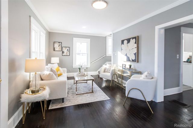 67 Wall Street, Pontiac, MI 48342