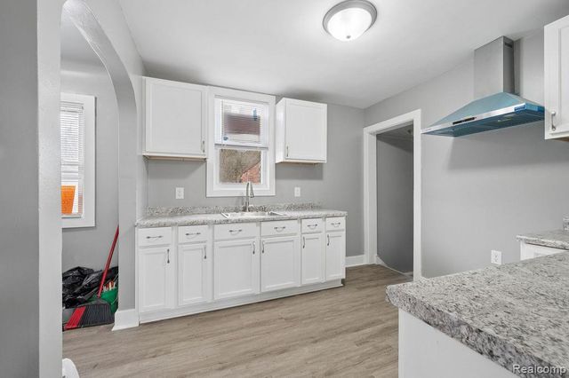 14100 Montrose Street, Detroit, MI 48227