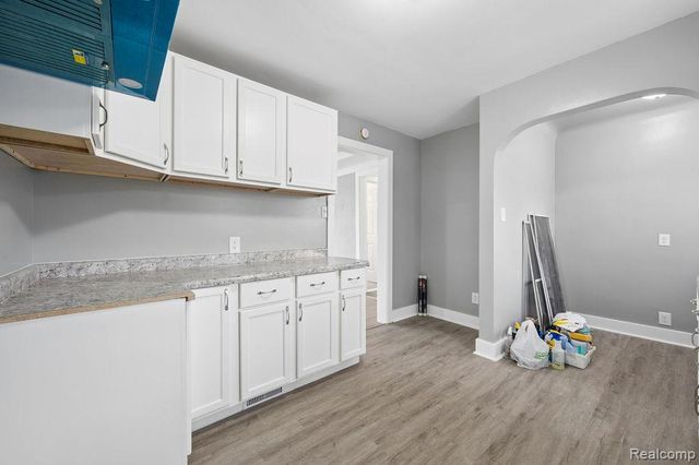 14100 Montrose Street, Detroit, MI 48227