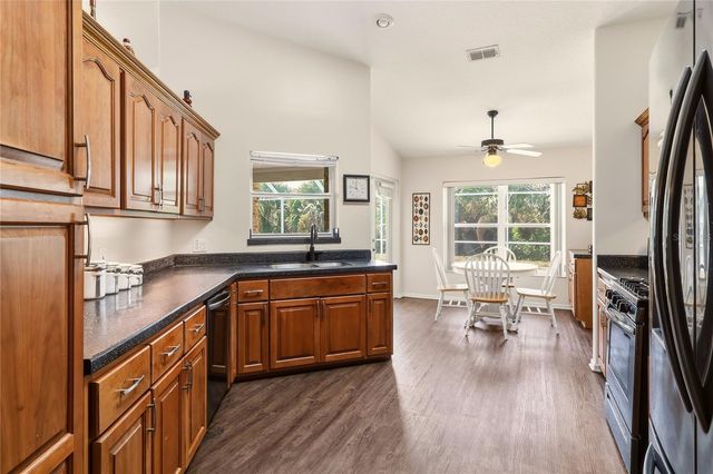 4 BEACHSIDE DR, Palm Coast, FL 32137